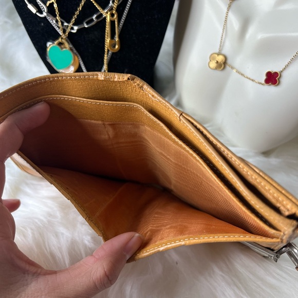 Gucci Yellow Wallet - Picture 5 of 11